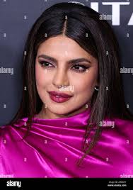 Indian radio hi-res stock photography and images