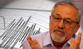 İzmir'de deprem sonrası çekilen deniz suyu bir süre sonra tekrar yükseldi. Ud3idvfpbakjcm