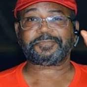 Larry Knuckles's Instagram, Twitter & Facebook