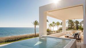 Country S Most Magnificent Seaside Villas For Sale In Marbella At Spain It Offers Unparalleled Levels Of Lux In 2020 Luxury Beach House Beach View House Seaside House