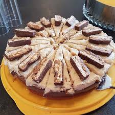 Snickers Kuchen Von Estate13 Chefkoch Rezept Snickers Kuchen Kuchen Lebensmittel Essen