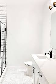 Salle De Bain Blanche Vintage En 2020 Lavabo Design Salle De Bain Robinetterie