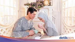Cut meyriska ft galaxy band. The Reasons For The Marriage Of Cut Meyriska And Roger Danuarta Held At Medan