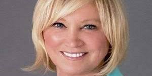 Realtor Pat Mayer receive Business Excellence Award