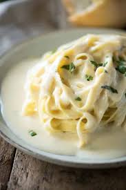 This Copycat Olive Garden Alfredo Sauce Is A Fast And Easy Dinner And Even Better Than Th Olive Garden Alfredo Sauce Olive Garden Alfredo Sauce Recipe Recipes