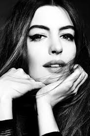 Beautiful Black And White Photos Of Celebrities Crossingilandmono Celebrity Portraits Anne Hathaway Beauty