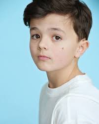 I'M BACK! After a quick social media break I'm back and more excited than  ever to catch up with all of you! I have some very exciting things coming  up VERY SOON