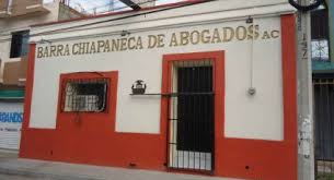 Funcionarios de Chiapas, entre su notaría o cargo público