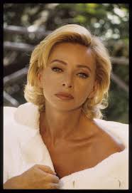 When she was younger she worked in the stage company of domenico modugno and cowrote a couple of songs with him. Picture Of Enrica Bonaccorti