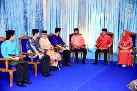 Sultan ibrahim ismail merupakan anak sulung sultan johor yang sebelumnya. Hrh Crown Prince Of Johor Auf Twitter Dymm Sultan Ibrahim Ibni Sultan Iskandar Sultan Johor Dyam Mejar Jeneral Tunku Ismail Tunku Mahkota Johor Berangkat Ke Majlis Resepsi Perkahwinan Anak Perempuan Kepada