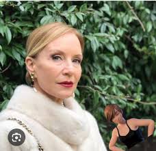 Mistletoe Adverts and Christmas Tradition