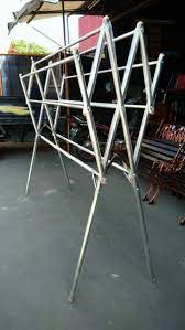 Dirancang dengan berbagai tangkai bagian agar mampu menampung jumlah pakaian yang banyak. Jual Dijual Jemuran Baju Stainless Steel 180cm Jemuran Pakaian Besi Stainless Berkualitas Di Lapak Store Bukalapak
