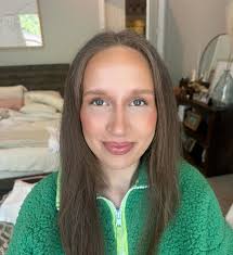 Hey my name is Anna Hubbard! One of my passions is doing makeup and I would  love the chance to do yours!! I'm mobile, and willing to travel. Dm for  booking and