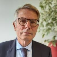 Alan Paes's Instagram, Twitter & Facebook