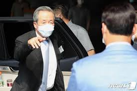 .라는 뜻이 아니라 100만 원밖에 안 하는 옷을 누가 사서 입겠어?라는 뜻이다.6 그 외 저서를 보면 이서현과 김재열이 결혼할 당시, 김재열의 결혼 예물 시계는 세계 4대 명품 시계 가운데 하나인 바쉐론. ì •ê¸°ì„  í˜„ëŒ€é‡ ë¶€ì‚¬ìž¥ ê²°í˜¼ì‹ ê¹€ë™ê´€ ìž¥ì„ ìµ ìž¬ê³„3ì„¸ ì¹œë¶„ê³¼ì‹œ ë¨¸ë‹ˆíˆ¬ë°ì´