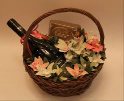 Существует много презентов, которыми на праздники обмениваются представители образовательной сферы. Chto Podarit Na 8 Marta Uchitelyu Vospitatelyu Ili Odnoklassnice