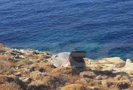 Although it lies in the middle of the open sea, its oblong shape, reminiscent of a gigantic snake, literally obscures the horizon to the traveller coming from the west on his way to the eastern aegean. Vk2mipodpszpym