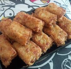 Lumpia goreng is a simple fried spring rolls filled with vegetables; 5 Resep Misoa Goreng Yang Bikin Ketagihan Enak Banget Orami