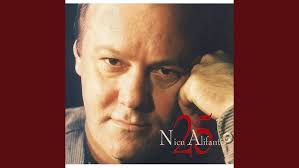 Luna in Cascade Titus Constantin Video