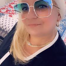 Cazzu fue fan de su relación? La pareja la exhibe. 👀 💔  https://www.univision.com/famosos/mujer-que-acusa-a-cazzu-de-meterse-con-su-marido-habla-ha-hecho-lo-mismo-que-angela-aguilar-video?utm_campaign=ImageFamosos&utm_medium=social&utm_source  ...