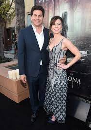 Linda Cardellini Lifestyle Wiki Net Worth Income Salary House Cars Favorites Affairs Awards Family Facts Biograp Daphne And Velma Actresses Awards