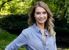 Follow tinne oltmans on socials: Tinne Oltmans Lanceert Eerste Single Als Singer Songwriter Ik Sta Op Een Kantelmoment In Mijn Leven Muziek Hln Be