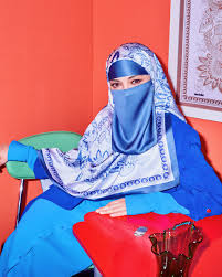 Naelofar publika hq no 4 lorong burhanuddin helmi 6 taman tun dr ismail 60000 kuala lumpur: Neelofa On Twitter Giya Printed Square Hijab Giving You The Soft Silky Feels Of A Satin Available Now In 4 Colours On Naelofar Website And Naelofar Assistant Naelofarsilkroadcollection Naelofarjourneyofhope Naelofar Https T Co Nauguqjgbv