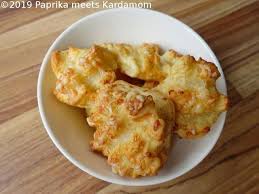 Unbekannte Ungarische Kostlichkeiten Gottliche Ungarische Kase Pogatschen Paprika Meets Kardamom In 2020 Ungarische Rezepte Rumanisches Essen Rezepte