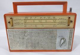Rádio semp TR-500 solid state. Está sem a tampa das pil