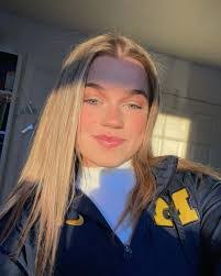 Haley Whelan's Instagram, Twitter & Facebook