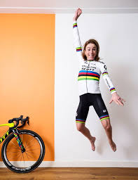 De wereldkampioenschappen wielrennen 2013 werden van 22 tot en met 29 september 2013 georganiseerd in florence in italië. Annemiek Van Vleuten Rijdt 400 Kilometer Op Een Dag Bicycling