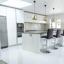 Easier to keep clean than your existing kitchen as the smooth shiny finish will not hold grime like the we are installing high gloss white kitchen cabinets and have run into a challenge. China Bespoke High Gloss Kitchen Off White Modern Kitchen Cabinets For Apartments China Kitchen Cabinets Kitchen Products