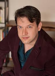 Amazon.com: The Flintstones (2016-2017): The Deluxe Edition eBook :  Russell, Mark, Pugh, Steve, Reis, Ivan, Maiolo, Marcelo, Simonson, Walt,  Buccellato, Steve, Nguyen, Dustin, Hipp, Dan, Mounts, Paul, Conner, Amanda,  Lupacchino, Emanuela, Pierfederici,