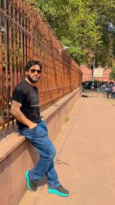 Tu lakh khobsurat sahi, Emaan nahi toh kuch bhi nahi.