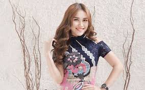 Lihat nih kelakuan konyol ayu ting ting ini gaes, rugi gak nonton. Batal Nikah Ayu Ting Ting Ini Keputusan Saya Jpnn Com