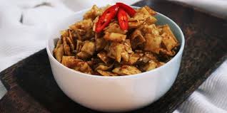 Sambel goreng kering kentang tempeingredients:potatoes (kentang) tempegarlic (bawang putih)french shallot (bawang merah)galangal (laos)kaffir lime leaves. Resep Sambal Goreng Pangsit Pedas Manis Merdeka Com