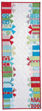Make A Holiday Table Runner With Jen Daly 39 S Design Of Rows Of Gift Boxes Foundation And Patch Piec Patchwork Table Runner Christmas Runner Quilting Crafts