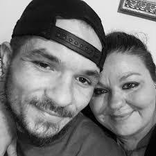 Nicole Hembree's Instagram, Twitter & Facebook