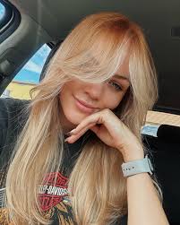 jaw drops to floor 👄 eyes 👀 pop out of sockets accompanied by trumpets 🎺  heart beats ♥️ out of chest, awooga awooga sound effect 🔊 pulls chain