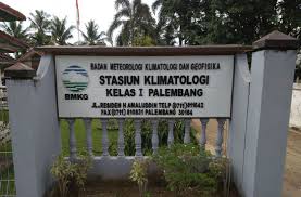 Pengertianbmkg merupakan singkatan dari badan meteorologi, klimatologi dan geofisika. Tentang Kami Stasiun Klimatologi Kelas I Palembang