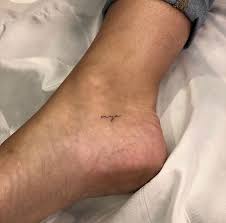 Pin By Elissa Mentesana On Tatuaggi E Posti Nyc Tattoo Foot Tattoos Tattoos