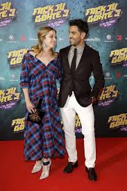 Der film setzt einige zeit nach den ereignissen von fack ju göhte 2 ein. Elyas M Barek Hochzeit Kinder Mit Seiner Neuen Freundin Promiflash De