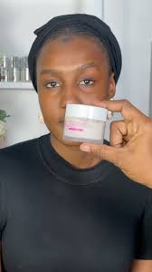 Quick step by step clip of this beautiful look using some of my favorite  brands , @hudabeauty @zaron @blossommakeupsng @yangabeauty  @tehilacosmeticsng , Enjoy 😉