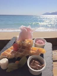 Tierna Memoria De La Infancia Waffle Nutella Helado De Fresa Algodon De Azucar Fresa Tagada Le Benitier Playa Y R Cuisine Creative Nutella Savoureux