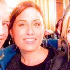 Lori Bly's Instagram, Twitter & Facebook