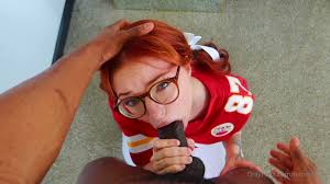 Naomihh666 Gets A BBC Deepthroat | PimpBunny