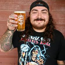 Cheers to the weekend! 🍻 Kick back, relax, and soak in those lake views  while you enjoy a cold pint, great food, and good company. The weekend  vibes are waiting for you