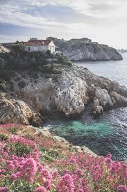 Visiter Les Iles Du Frioul En Une Journee Marseille Prochains Detours Travel Around Europe France Travel Mediterranean Landscaping