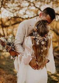 35 Accessoires Pour Une Mariee Boheme Et Chic Mariage Hippie Coiffure Mariee Boheme Mariee Boheme