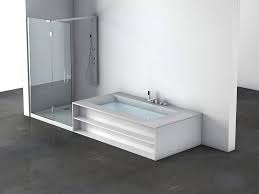 Nei nuovi appartamenti viene prediletta l'installazione del box doccia, proprio per una questione di praticità, mentre in quelli più vetusti era abitudine montare la vasca da bagno. Vasca Da Bagno E Box Doccia Comunicanti Per Terme Idfdesign